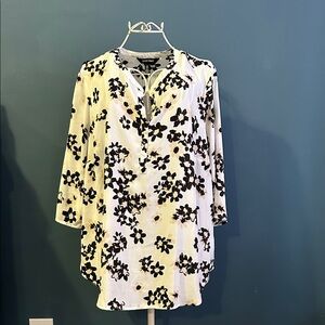 Ellen Tracy Black Floral Blouse